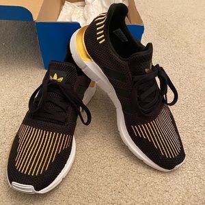 Adidas Swift Run NWT size 9